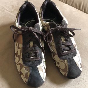 Brown Coach tennis shoes🌺
